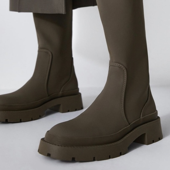 ZARA low heel rubberized boots on Kaki